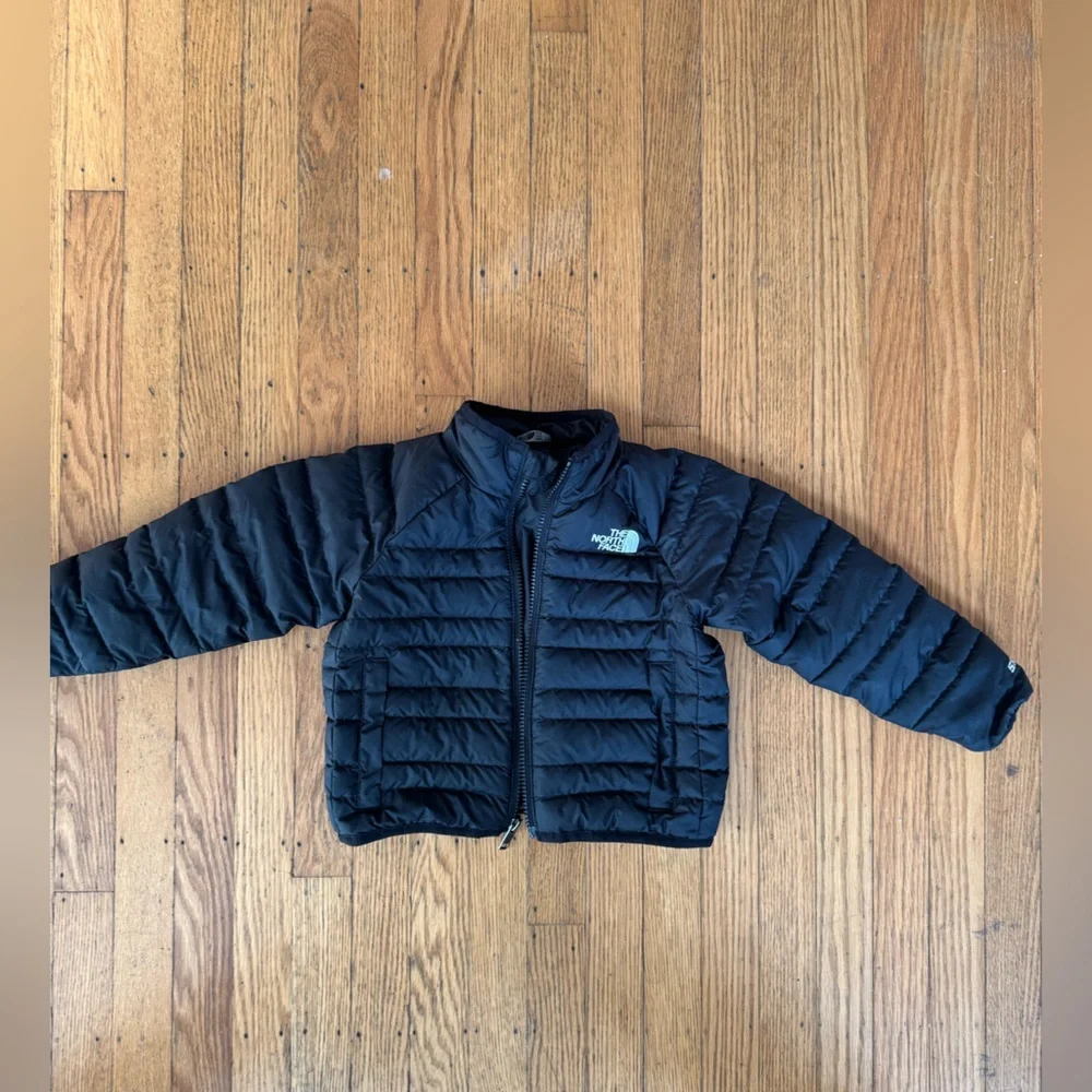 The North Face Kids Black Puffer Jacket - Picture 2 of 13